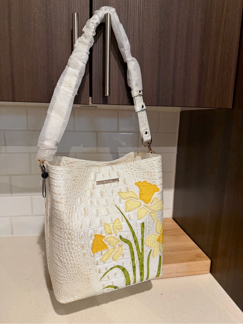 Brahmin Celina Bucket Bag in White Sunlit - Picture 4 of 16